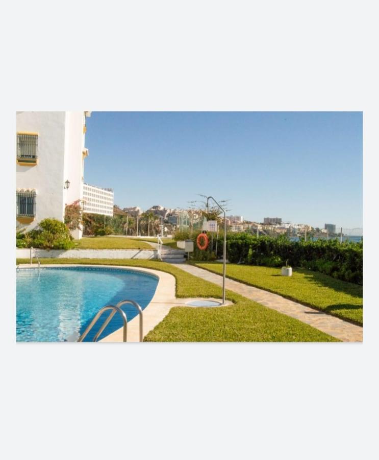 Espectacular Apartamento En Primera Linea De Playa Benalmadena Exterior photo